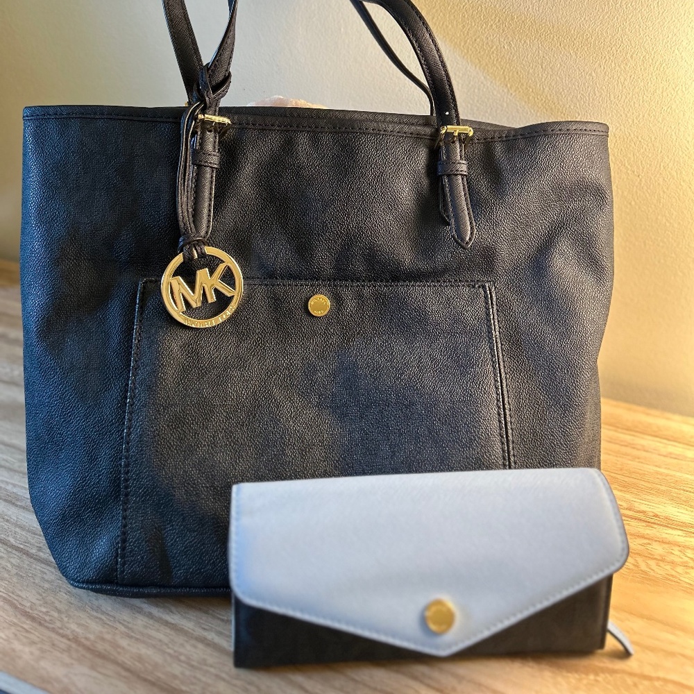 Michael Kors and Matching Wallet Set Tote